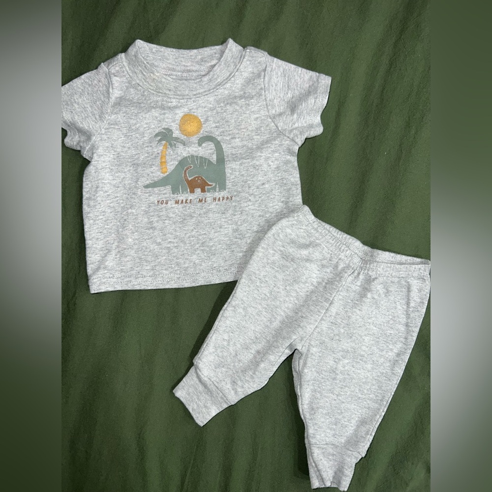 ‼️NWOT: Carter’s “You Make Me Happy” Matching Dino Set - NB